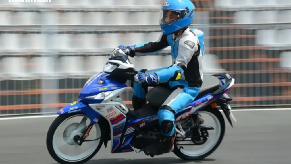 Giá bán cao hơn SH 125i, xe máy số Honda Dash 125 có gì hút khách Việt?