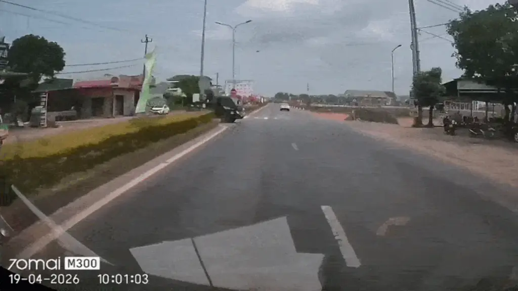 Cục CSGT: Xe tải không sai khi đâm ôtô quay đầu