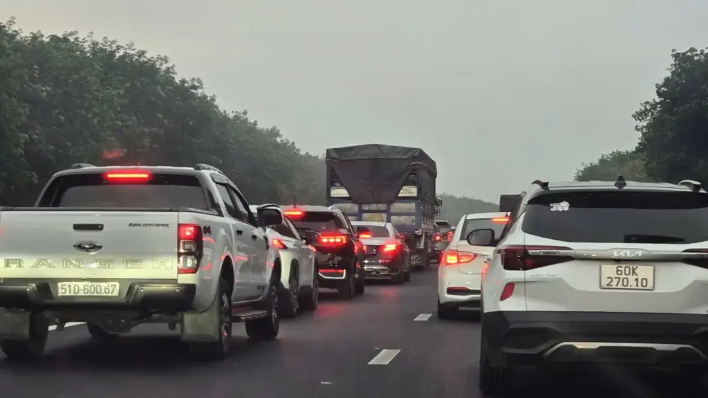 Khả năng cao kẹt xe chiều nay, cảnh sát giao thông khuyến cáo gì?