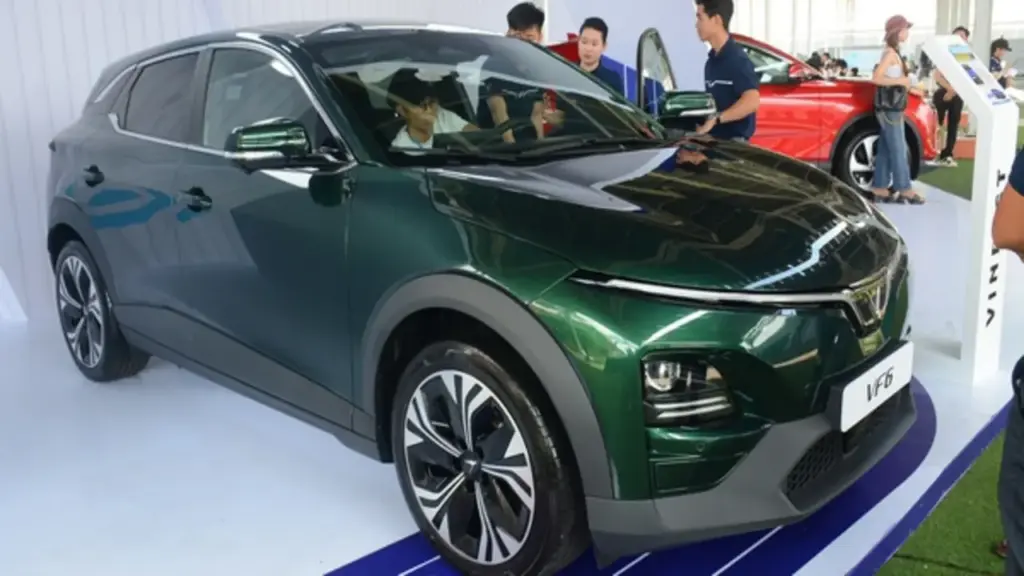 Sedan vắng bóng, xe gầm cao áp đảo cuộc đua ô tô bán chạy nhất Việt Nam
