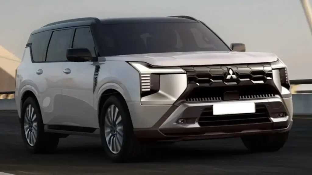 Đại lý được xem sớm xe Mitsubishi mới: 'Pajero như Land Cruiser, Outlander khác một trời một vực'