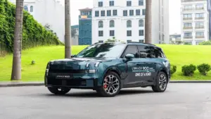 Lynk & Co 900 ra mắt Việt Nam: Giá 3,069 tỉ, không xăng chạy 170km, hai màn 30inch
