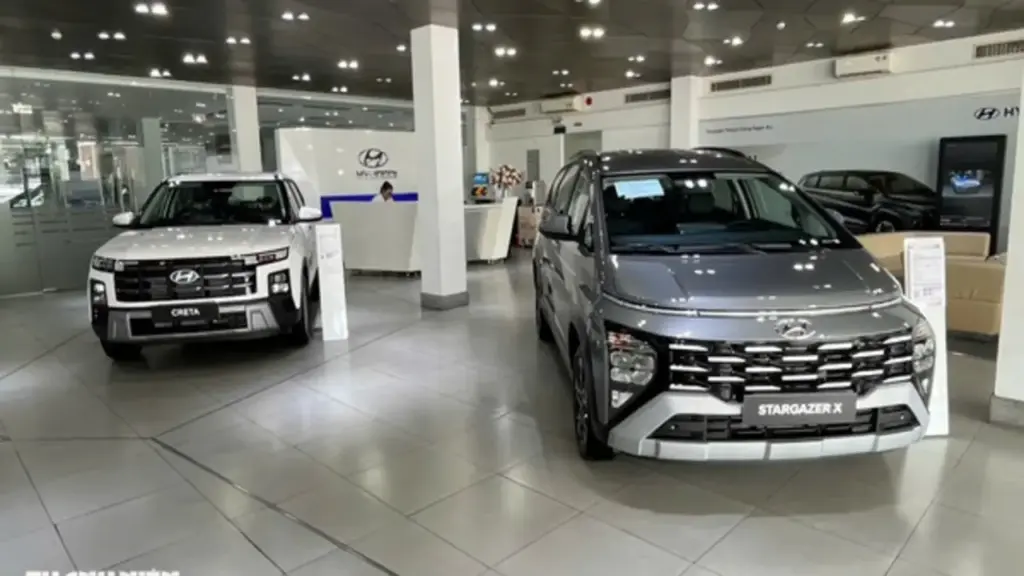 Sức mua hạ nhiệt, hàng loạt mẫu ô tô tại Việt Nam rầm rộ giảm giá bán