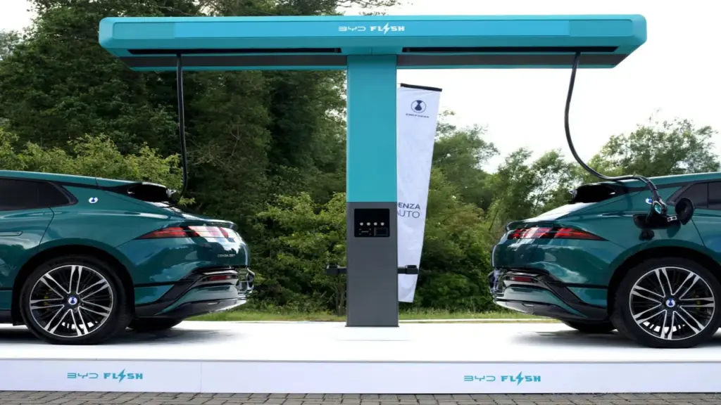 Vào thị trường mới, BYD xây dựng mạng lưới sạc trước khi bán xe điện