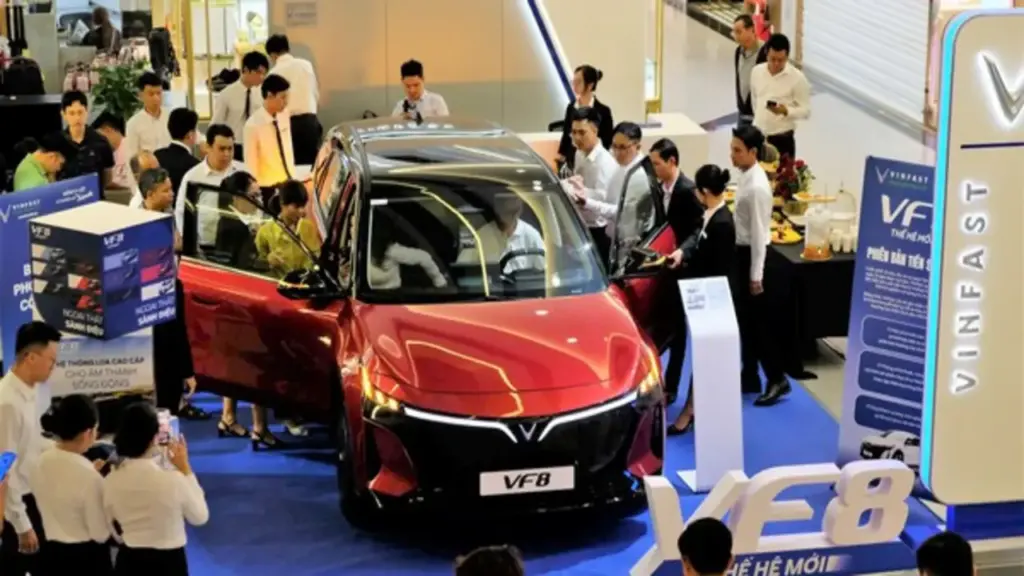 VinFast bán gần 100.000 xe tại Việt Nam sau 5 tháng đầu năm, vượt xa Toyota, Hyundai