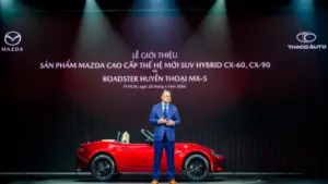 'Xe chơi' Mazda MX-5 giá từ 1,3 tỉ đồng hút khách Việt