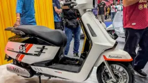 Xe tay ga giá gần 85 triệu đồng sản xuất tại Trung Quốc, nhái kiểu dáng Lambretta