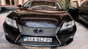 Chiếc Maybach và BMW của bà Trương Mỹ Lan có chủ mới, xe Lexus giảm giá lần 2