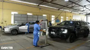 Đề xuất đánh trượt đăng kiểm ô tô thiếu dụng cụ phá cửa sổ