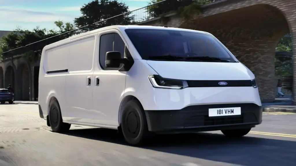 Ford Transit thêm bản xe điện giá rẻ, màn lớn, ADAS, đi 380km/sạc