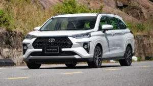 Giá Toyota Veloz Cross tạo đáy mới, giảm hơn 100 triệu đồng tại đại lý