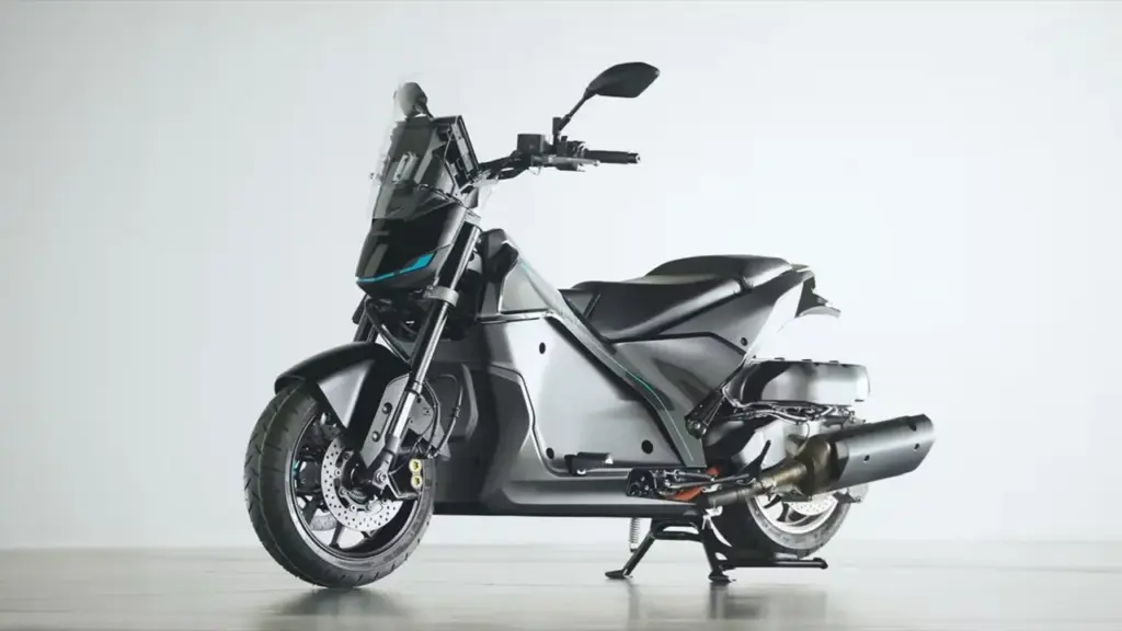 Lộ xe máy điện Yamaha tích hợp sẵn máy phát điện, chạy được cả chế độ hybrid