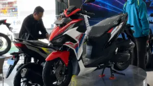 Mua Honda Vario Evo 160 sử dụng 1 ngày, khách hàng tố xe bị chảy dầu