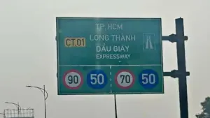 'Phân chia tốc độ không cho phép tôi nhường đường khi ở làn trái'