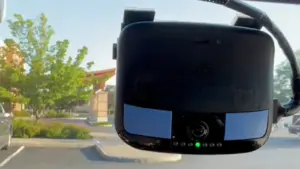 Tài xế không thể nói chuyện điện thoại vì bị camera AI giám sát