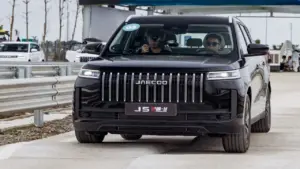 Trang bị hào phóng, giá cạnh tranh, Jaecoo J5 có đủ sức thuyết phục người Việt?
